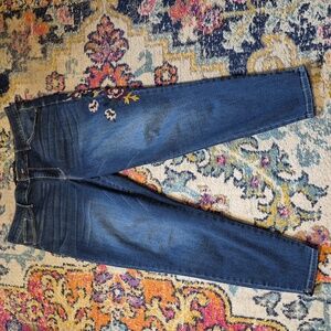 🎈Knox Rose Floral Embroidered Midrise  Ankle Cropped Skinny Jeans